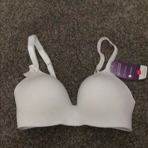 Hanes bra 34D NWT
